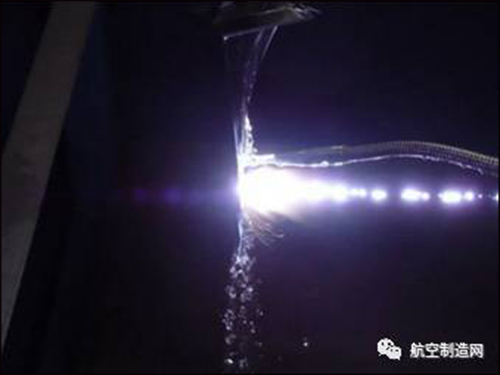 激光沖擊強(qiáng)化加工金屬表面.jpg